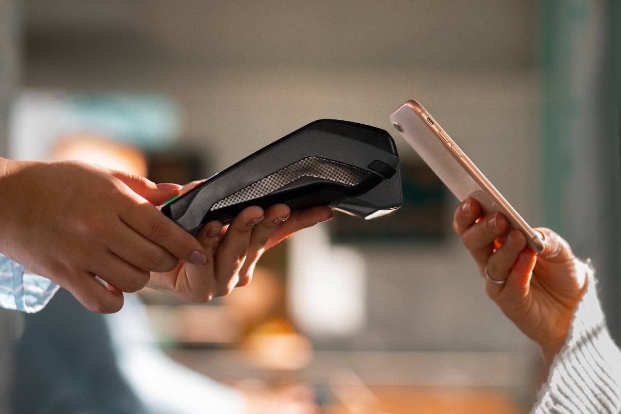 contactless-payment-1789162813-5555.png