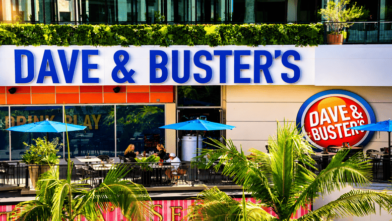 dave-Busters.png