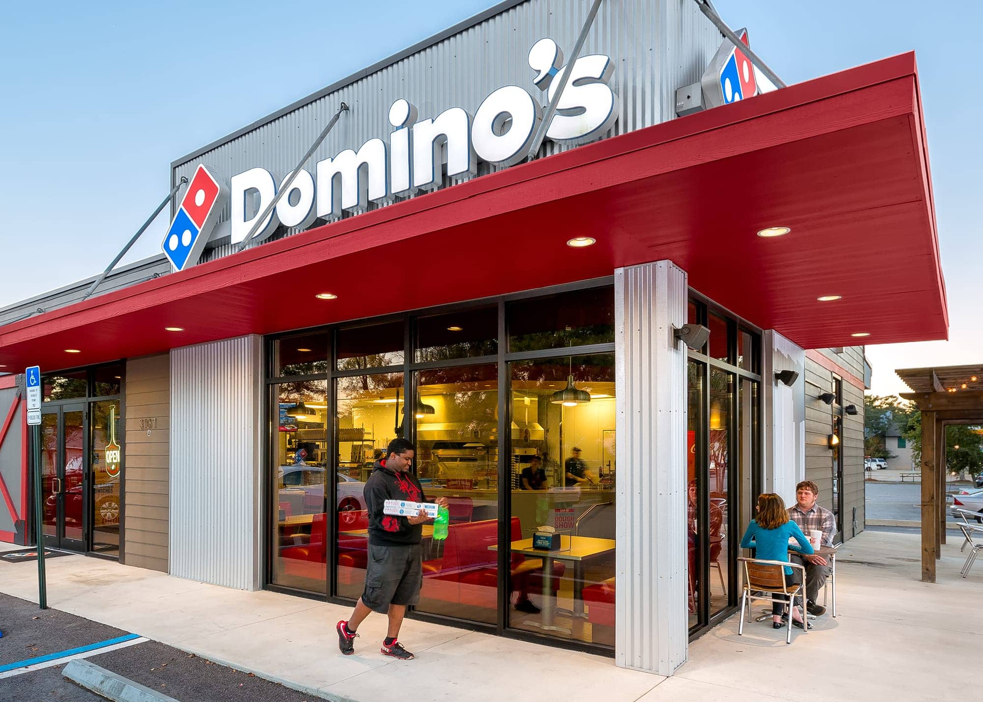 Domino's store front image 1