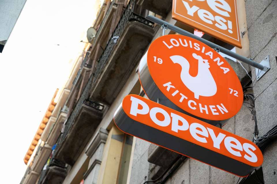 https://d3n2401vhvcfv5.cloudfront.net/_images/company/popeyes/exterior-2.jpg