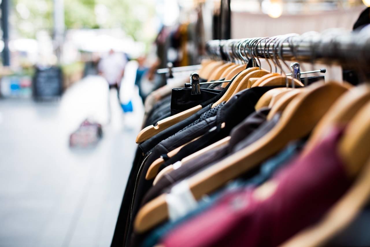1-secondhand-shopping-1672774460-2010.png