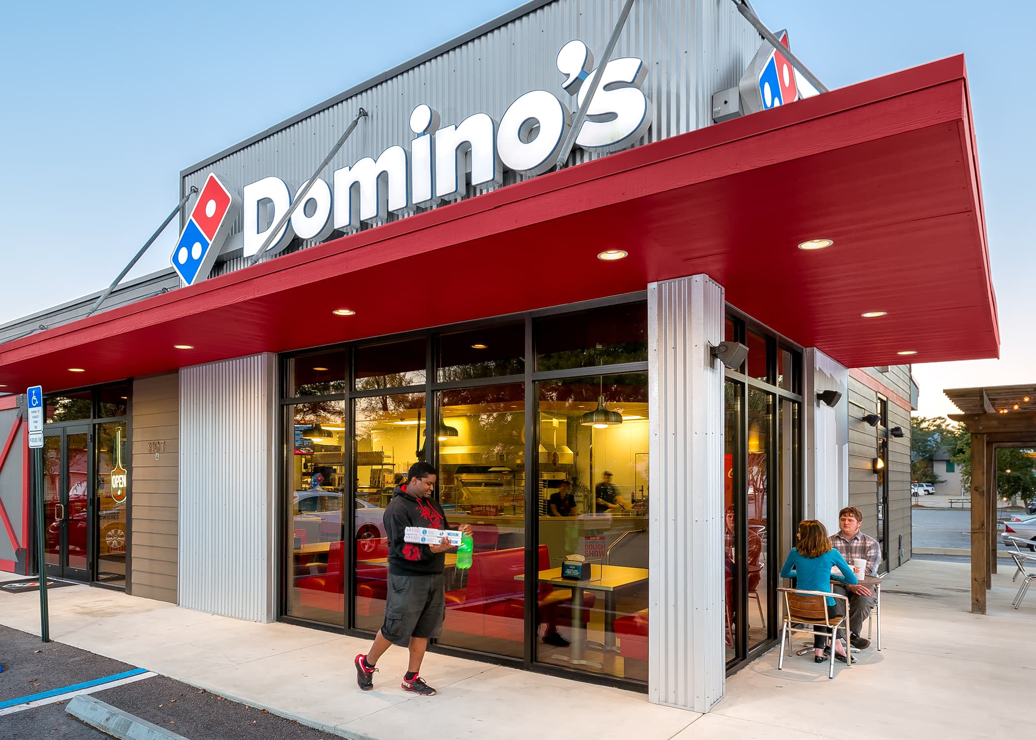 Discover how Domino's innovative use of Quality Captains is setting new standards in operational excellence and customer satisfaction.