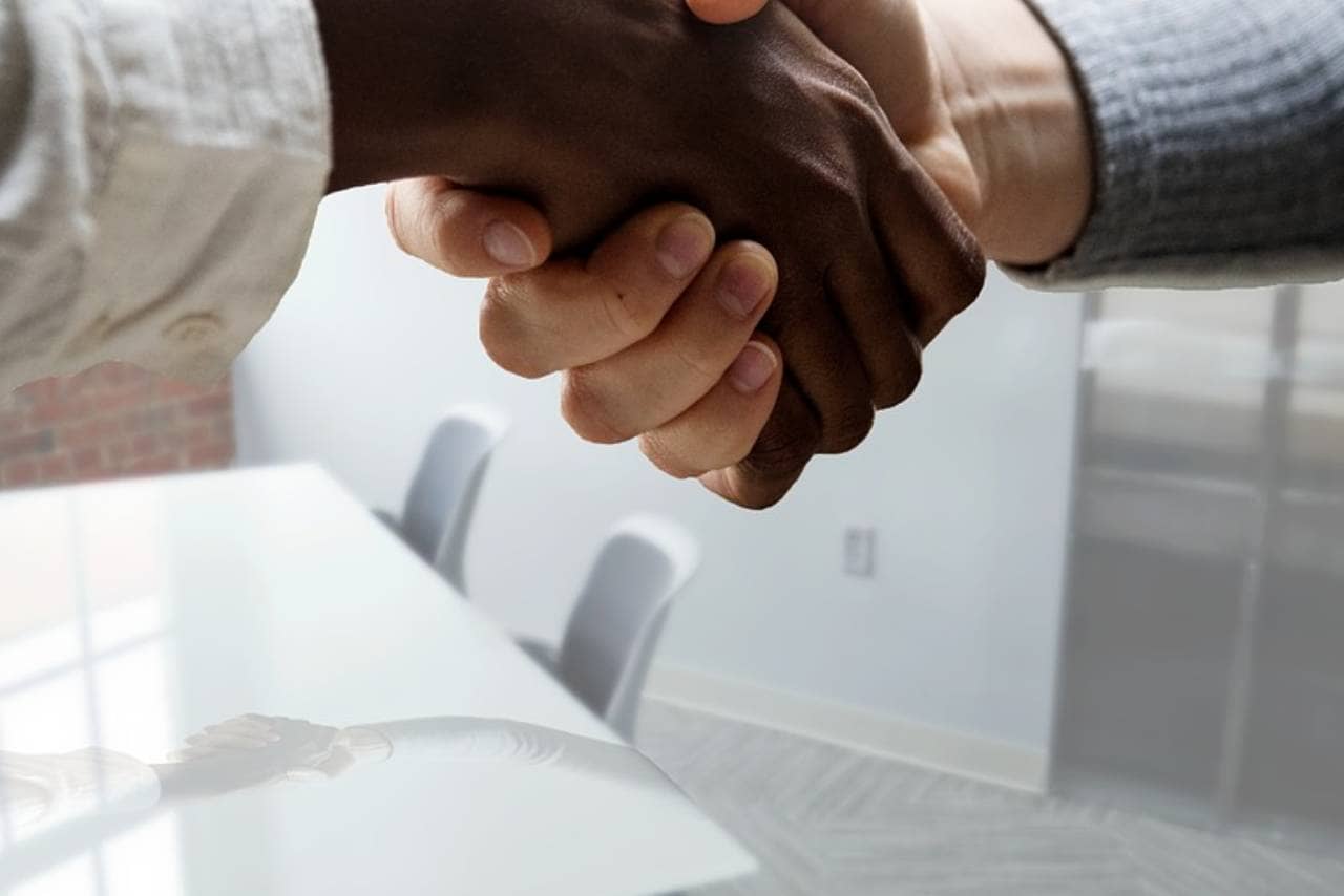 5-reasons-you-should-switch-to-cloud-based-hr-software-1645563771-7353.png