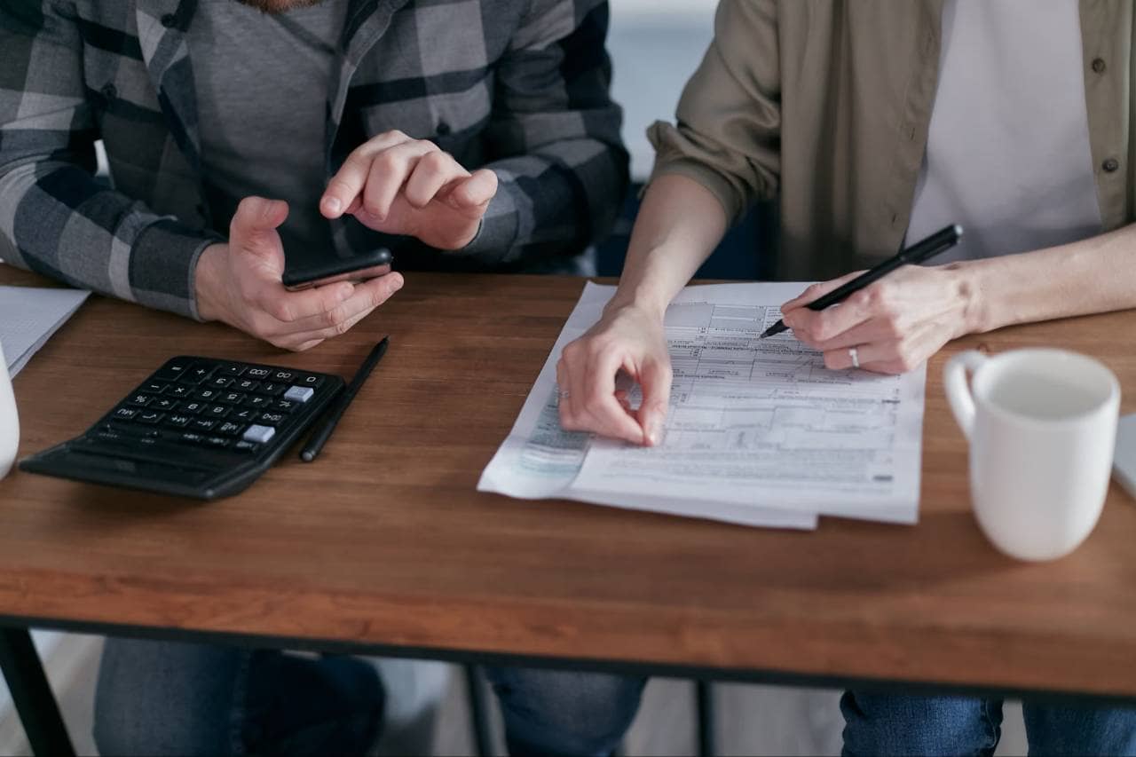 A Complete Guide to Restaurant Payroll Tax Requirements