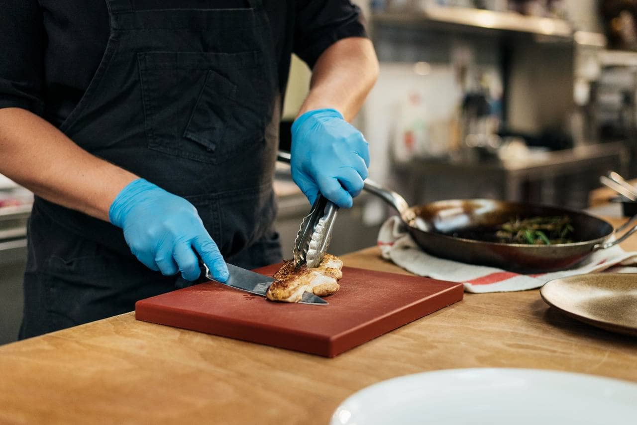 prevent-cross-contamination-and-allergen-mistakes-1767121250-8014.png