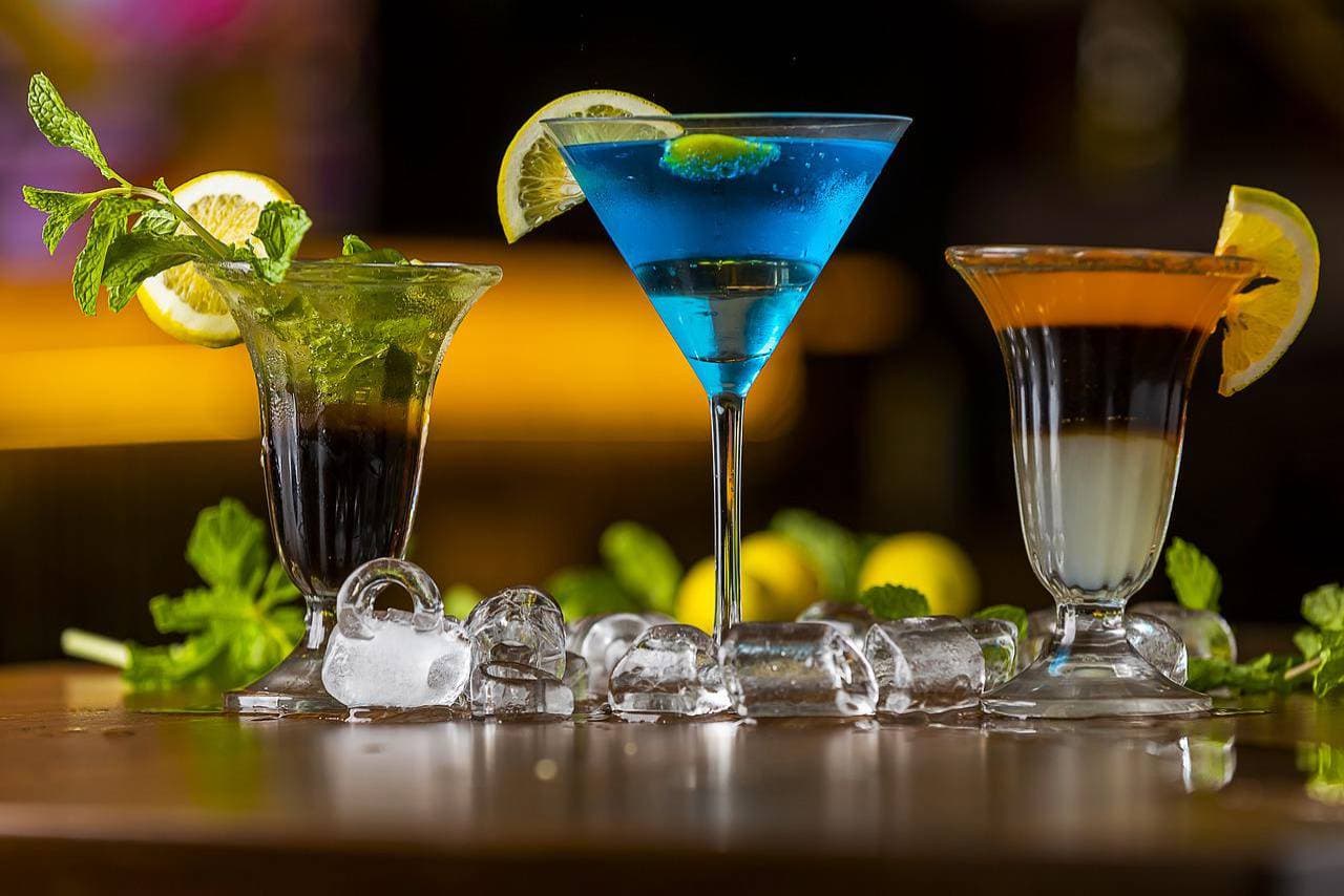 small-wonderthe-rise-of-the-mini-cocktail-1664367944-7923.png