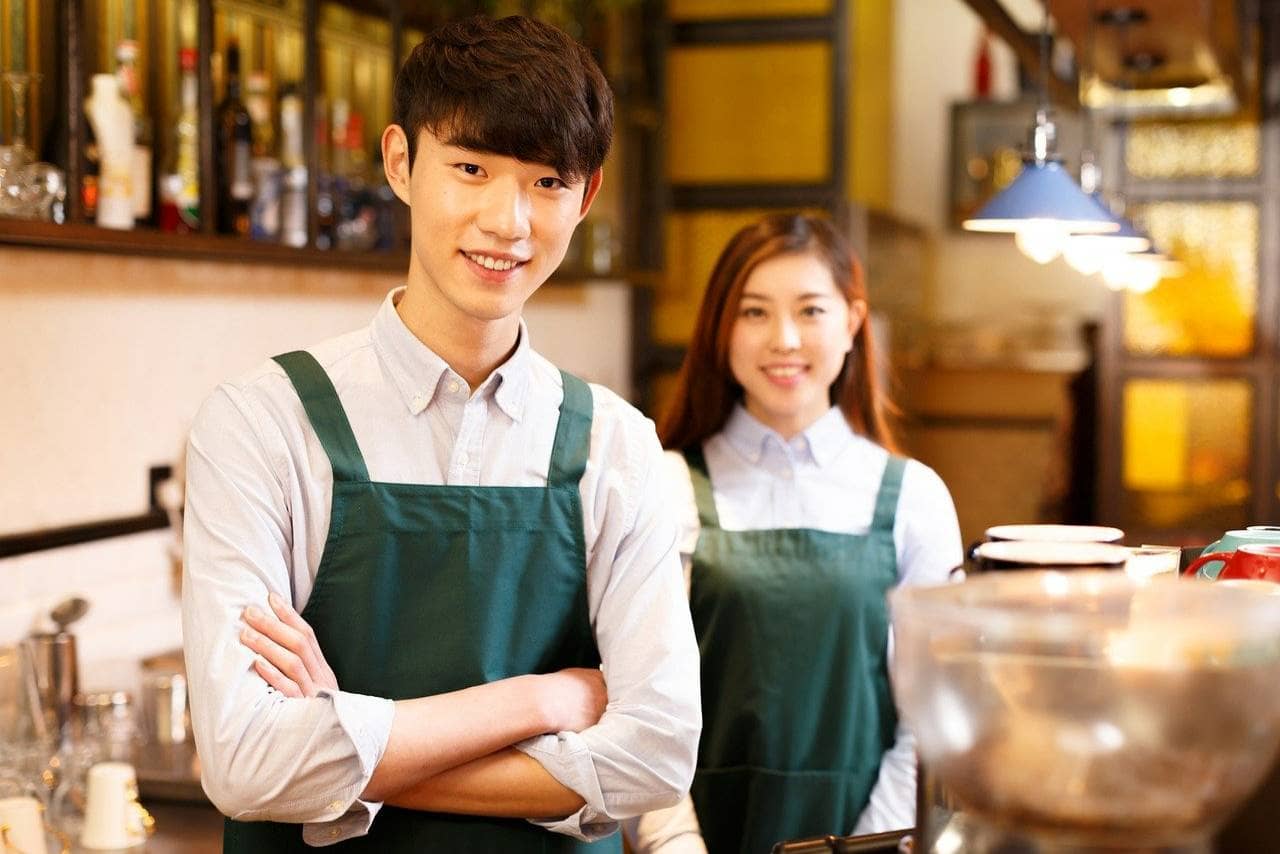 tips-to-retain-hourly-restaurant-employees-with-hr-software-solutions-1647327094-9070.png
