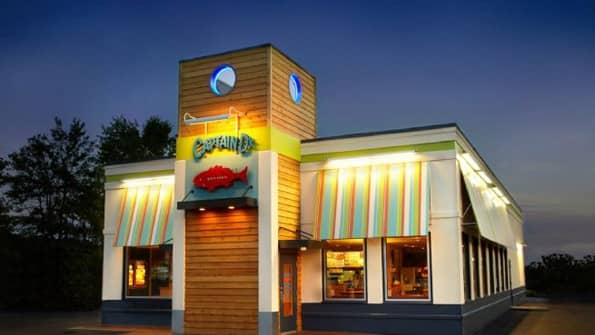 https://d3n2401vhvcfv5.cloudfront.net/_images/company/captain D's/1737402343282-captain-ds-seafood-restaurant-night-exteriorpromo_0.jpg